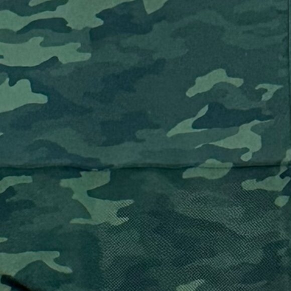 SPANX Look At Me Now Seamless Green Camo Leggings #FL3515‎ Size Small - Picture 4 of 6